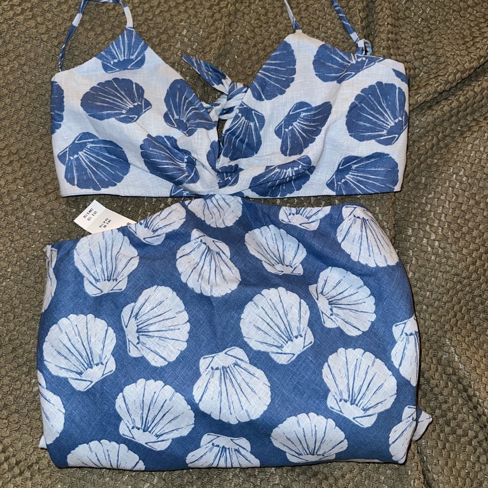 Abercrombie Blue & White Shell Print Maxi Dress - Picture 4 of 5
